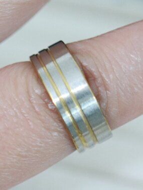BR6 7mm Silver Polished Edge Gold Center Men/Women Fashion Wedding Band Ring Sta